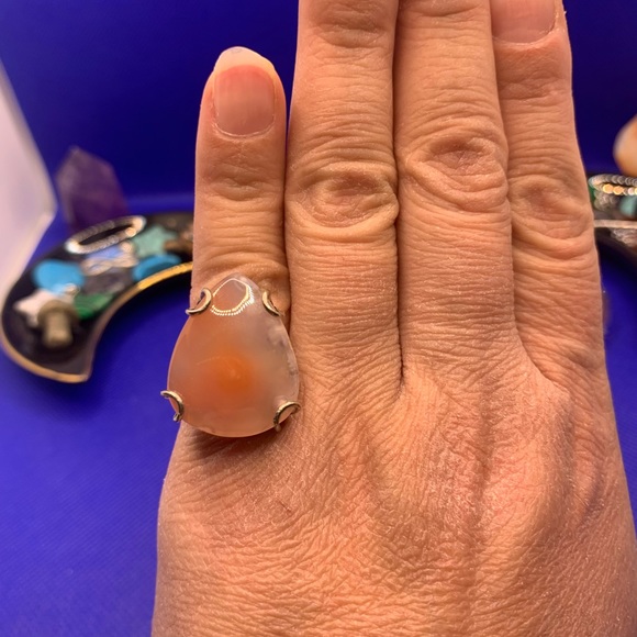 Sweet Peach Chalcedony Ring! .925 Sterling Silver Overlay, Size 5.75 - Picture 7 of 13
